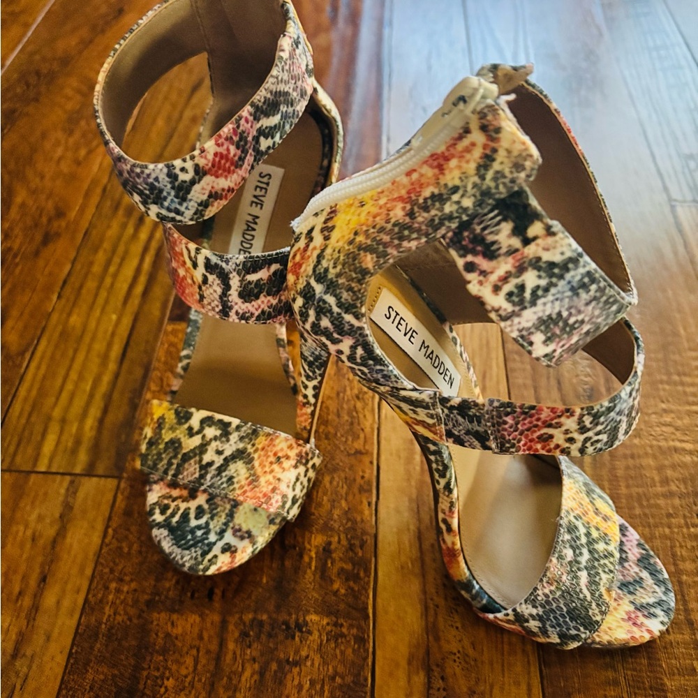 Steve Madden Floral Patterned Heels